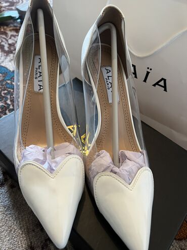 бу куртка зимняя: Туфли, 38, Alaïa, Б/у, цвет - Белый, Самовывоз