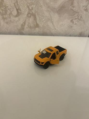 Avtomobil satışı: Sarı rəngli mini pikap oyuncağı - Material: metal və plastik qarışığı — 2