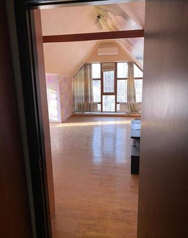 Продажа домов: Дом, 300 м², 7 комнат, Агентство недвижимости, Косметический ремонт — 9