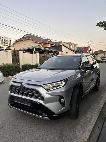 range rover 2017: Toyota RAV4: 2022 г., Автомат, Гибрид, Кроссовер — 1