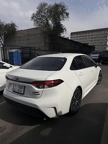 toyota karola: Toyota Corolla: 2023 г., 1.8 л, Гибрид, Седан — 4