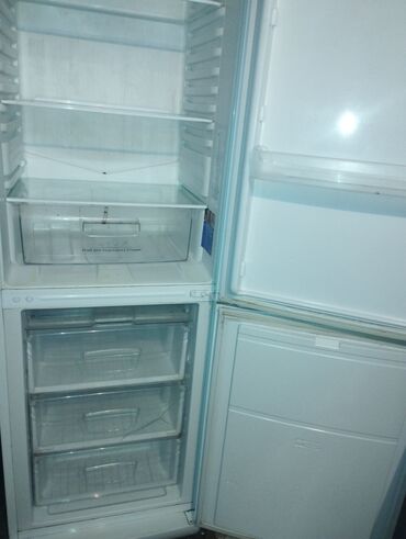 Холодильники: Холодильник Indesit, Б/у, Двухкамерный, 2 *