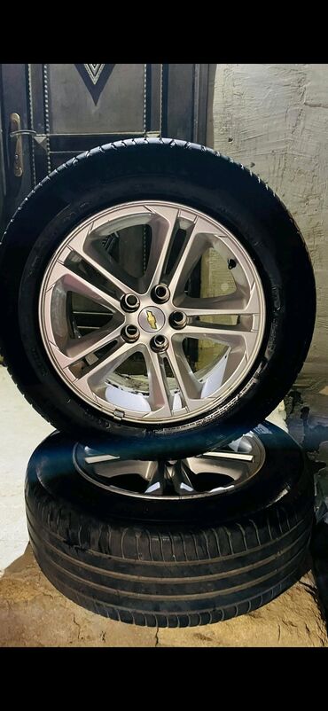 kredit masin tekerleri: İşlənmiş Disk təkər Chevrolet 260 / 60 / R 16, 5 Boltlu