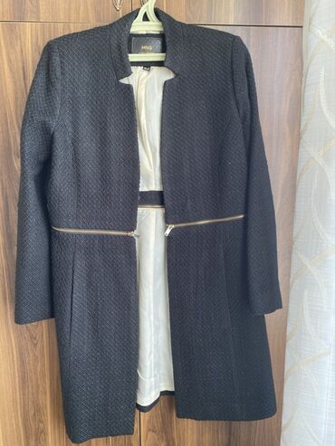 uzun jaketlər: MNG Finest Outerwear Collection – qadın üst geyimi - Rəng: qara -