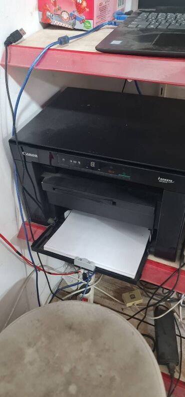 Printerlər: Kanon 3010 plinter 1 ildi alinib hec 10 defe isledilmeyib ter temiz