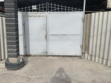 метал двер: Входная дверь, Металл, цвет - Серый, Б/у