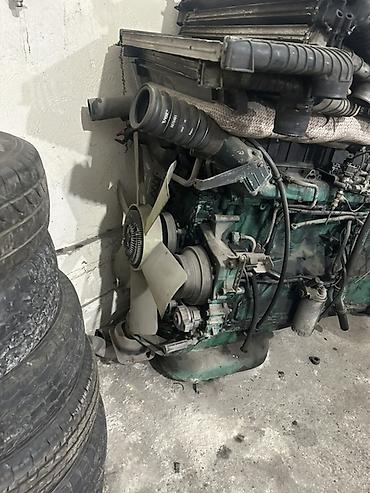 Двигатели, моторы и ГБЦ: Двигатель Volvo дизельный, рядный 6-цилиндровый. 2000 год — 8