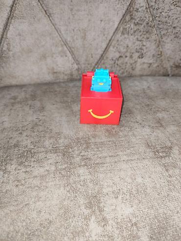 kinder surprise oyuncaqları: Mcdonalds seriyasından olan fiqur satılır Ünvan 28 May Çatdırılma — 1