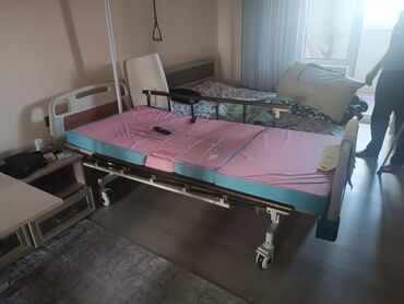 функциональная кровать для лежачих больных: Продается кровать для лежачих больных. Управляется при помощи пульта