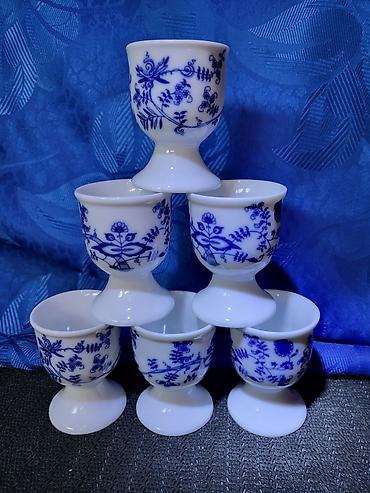 sobne lampe: Porcelanska nova,vintaz postolja za jaja. Postolja za jaja. Komada 6 — 1