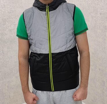 Jiletlər: Kişi üçün kapüşonlu şişmə jilet - Rəng: iki rəngli dizayn – yuxarı
