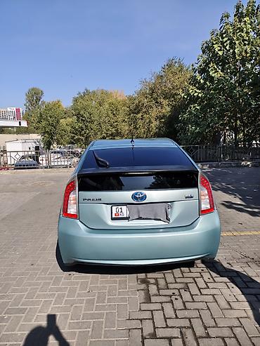 хетчбэк: Toyota Prius: 2012 г., 1.8 л, Вариатор, Гибрид, Хэтчбэк — 4