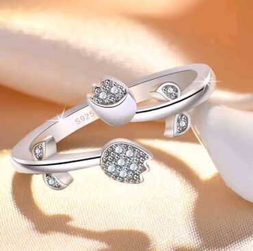new yorker kaisevi: Women's ring, Material: Cubic zirconia