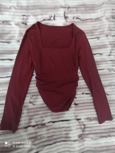 женская кофта летучая мышь: Bordo qirmizi kofta
Yenidir geyinilmeyib