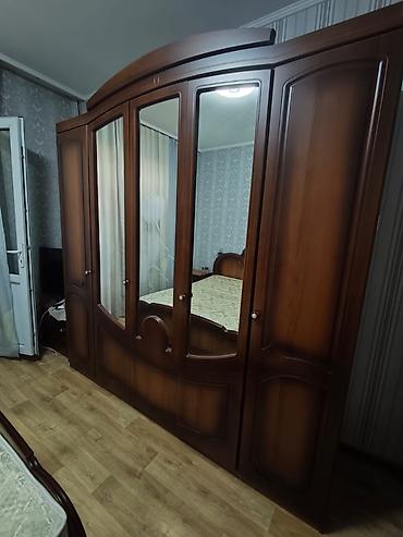 сейфы бу: Спальный гарнитур, Б/у, Двуспальная кровать, Комод, Тумба, Белоруссия, МДФ, Самовывоз, цвет - Коричневый — 1