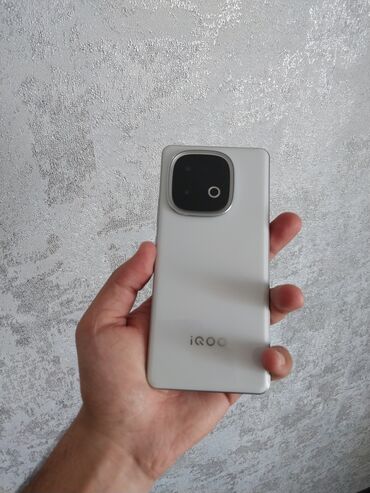 notebook wifi adapter: Vivo iQOO, 256 ГБ, цвет - Белый, Отпечаток пальца, Две SIM карты, Face ID