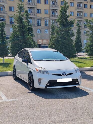 depazitsiz prius: Toyota Prius: 1.8 l | 2015 il Hetçbek