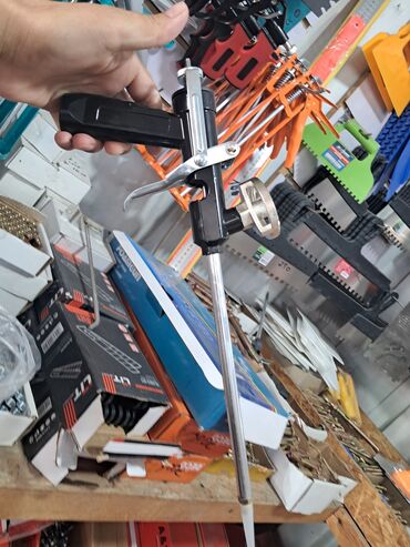газовая горелка для отопления дома: Пистолет для монтажной пены с регулируемым дозатором. Инструмент