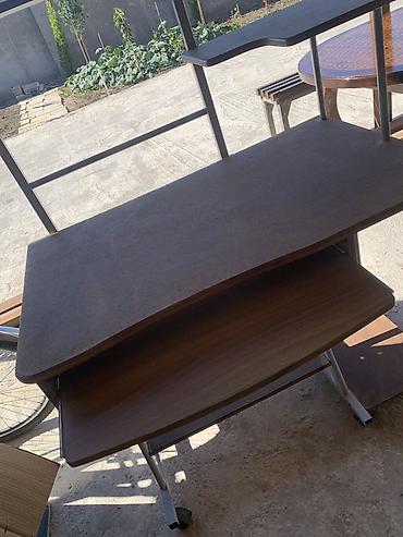 kamputer masası: Düz masa, Polkalı, Siyirməli, Metal — 2