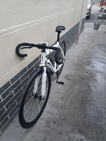 Шоссейные велосипеды: Продаю Фикс велосипеды алюминий рама 28 колеса есть жилезные есть — 7