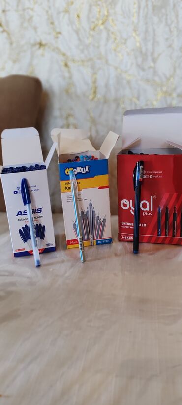 Uşaqlar üçün digər mallar: Hər növ məktəb ləvazimatları satılır — qələm, dəftər, pozan, xətkeş — 17