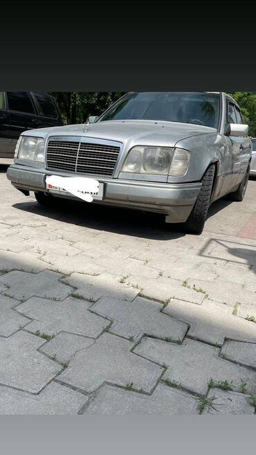 бампер для 124: Передний Бампер Mercedes-Benz 1995 г., Б/у, цвет - Серебристый