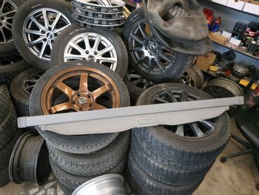 Салондун тетиктери: Шторка багажника Subaru Forester 2004 SG5 
подходит с 2002 по 2007