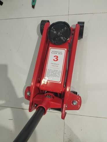 Mazda: Hidravlik döşəmə krikosu – 3 ton Xüsusiyyətlər: - Yükgötürmə gücü: 3
