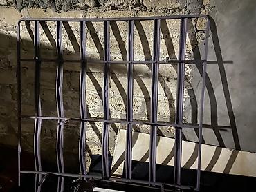 Metall kravat atligi b - Material: qalın divarlı metal profillər -