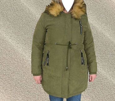 Заколки: Куртка зимняя AZAT ( мех) с капюшоном, женская, с карманами на