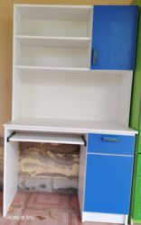 Sifarişlə oturacaqlar: Düz masa, Stulsuz, Polkalı, Siyirməli, Sadə laminat