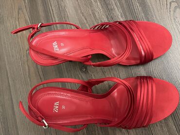 Basanoşka və səndəllər: Zara, Ölçü: 37, rəng - Qırmızı, Yeni — 10