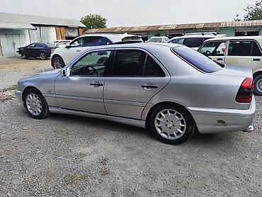 3 e30: Mercedes-Benz 240: 2.4 l | 1998 il — 9