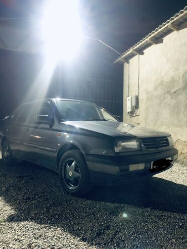 фольксваген транспортер 2: Volkswagen Vento: 1993 г., 1.8 л, Механика, Бензин, Седан