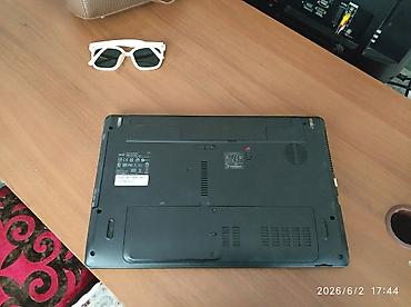 acer 5749: Ноутбук Acer Aspire 5733 (модель PEW71) - Диагональ экрана: 15.6" - — 1