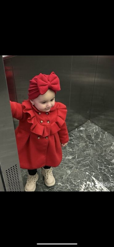 детские демисезонные шапки: Usaq paltosu yepyeni kimidir cox az geyinib papaqi ile birge satilir at lalafo.az детские демисезонные шапки: Usaq paltosu yepyeni kimidir cox az geyinib papaqi ile birge satilir