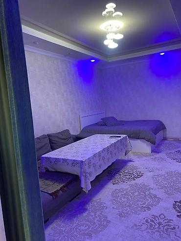 Батирлерди ижарага берүү: Просторная комната с современным ремонтом. На стенах декоративная — 2