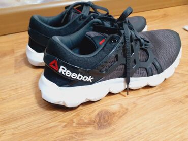 Krossovka ve ketlər: Reebok, Ölçü: 38.5, rəng - Qara, İşlənmiş