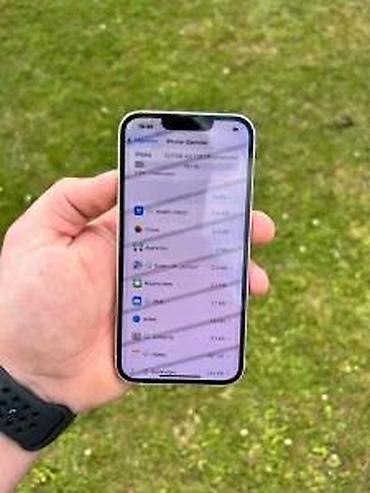Apple iPhone: Apple iPhone – kompaktan model sa ravnim ivicama i dvostrukom zadnjom — 11