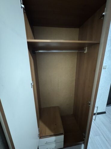 шкаф 3 дверный с зеркалом: Шкаф для одежды, Прямой