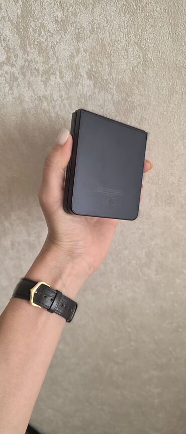 Samsung: Samsung Galaxy Z Flip7, rəng - Qara, İki sim kartlı — 9