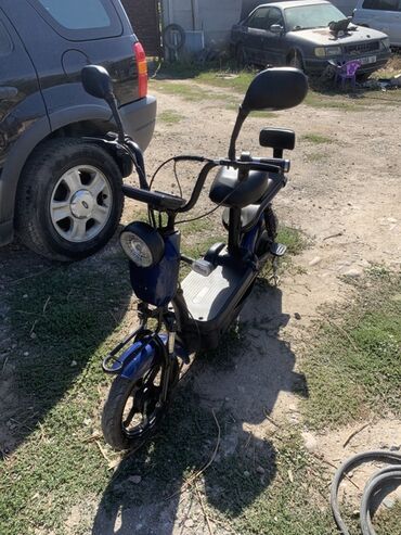 скутер мапед: Электроскутер/электровелосипед с посадочным седлом Особенности: -