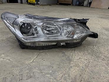 Транспорт: Toyota filler sağ farasi üstdən çıxmadı arxasında xırda plastik işi — 1