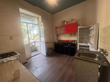 снять квартиру почасовая оплата: 2 комнаты, 46 м², Сталинка, 2 этаж, Косметический ремонт