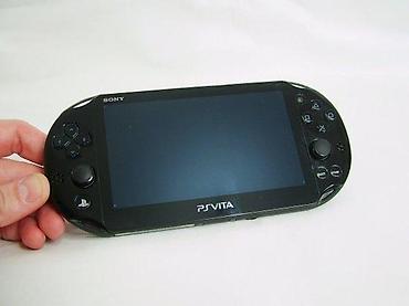 wifi modemi: Model: PS Vita Slim (2000 serija) Uz konzolu dolazi: Kabl za — 7