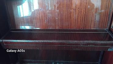 piano gallery: Açılan qapaqlı, laklı taxtadan hazırlanmış pianino/kabinet tipli — 2