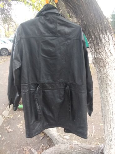 мониторы 42: Куртка XL (EU 42), 5XL (EU 50), цвет - Черный