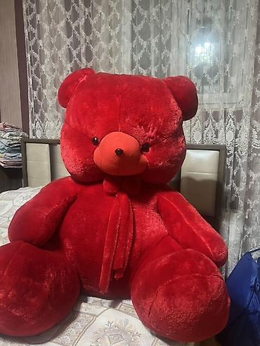 ayı dişi: Böyük ölçülü plyuş ayıcıq - Rəng: parlaq qırmızı, burnu və lent — 1