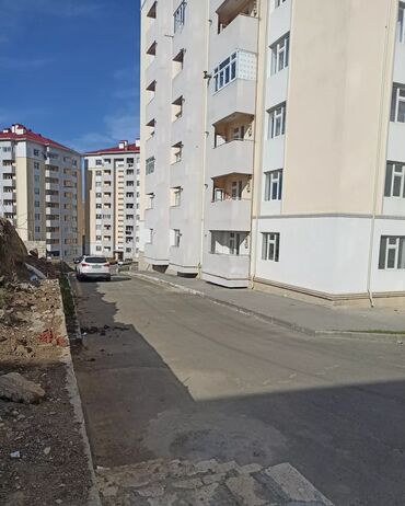 Həyət evləri və villaların satışı: 7 otaqlı, 200 kv. m, Orta təmir — 4