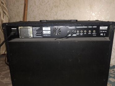 Səs gücləndiriciləri: Behringer VT250FX 250 Watt Behringer VT250FX, 250 Watt gücündə olan — 8